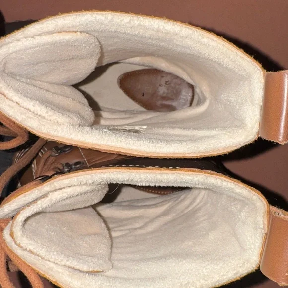 Esprit Duck Boots Womens size 8. Like New. - Picture 4 of 9